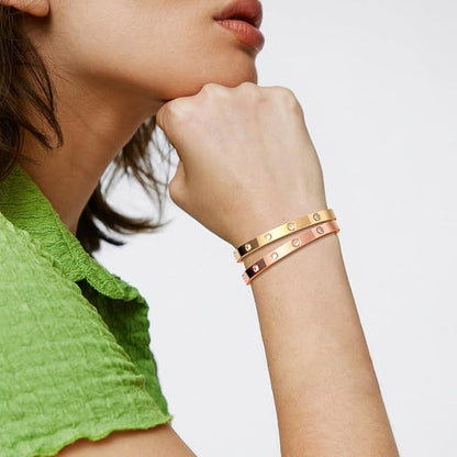 Elegant Bracelet - image 4 of 8