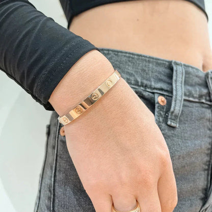 Elegant Bracelet - image 5 of 8