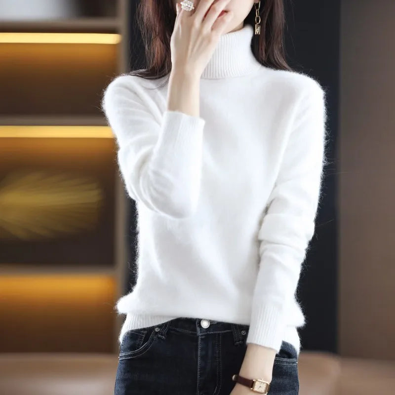 Luxurious Women's Turtleneck - image 5 of 29