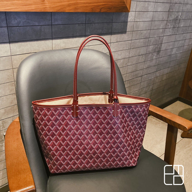Luxurious Shopper Bag - image 3 of 9