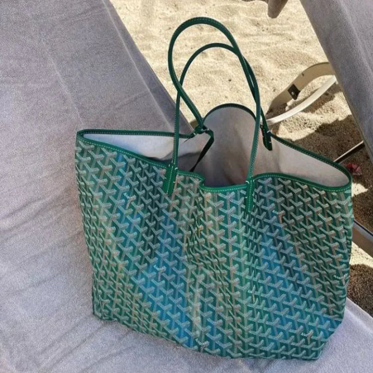 Luxurious Shopper Bag - image 8 of 9