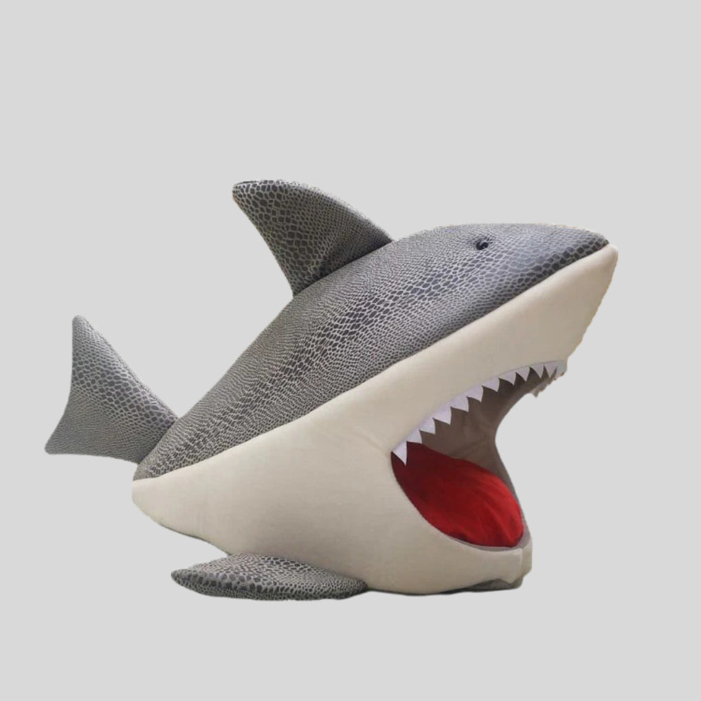 Shark‑Shape Pet Kennel - Opulenza