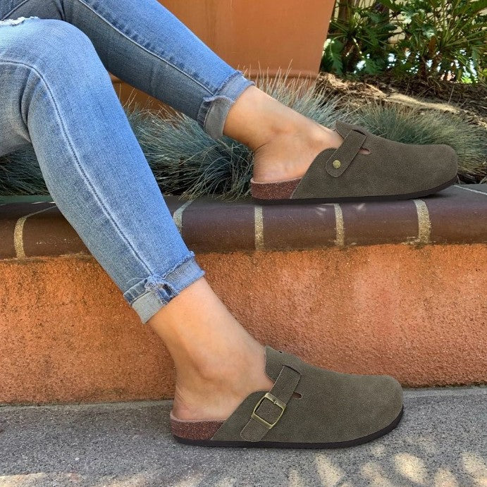 Unisex Boston Sandals: Timeless Style and Optimal Comfort - image 3 of 14